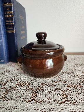 Brown Glazed Stoneware Beanpot With Lid